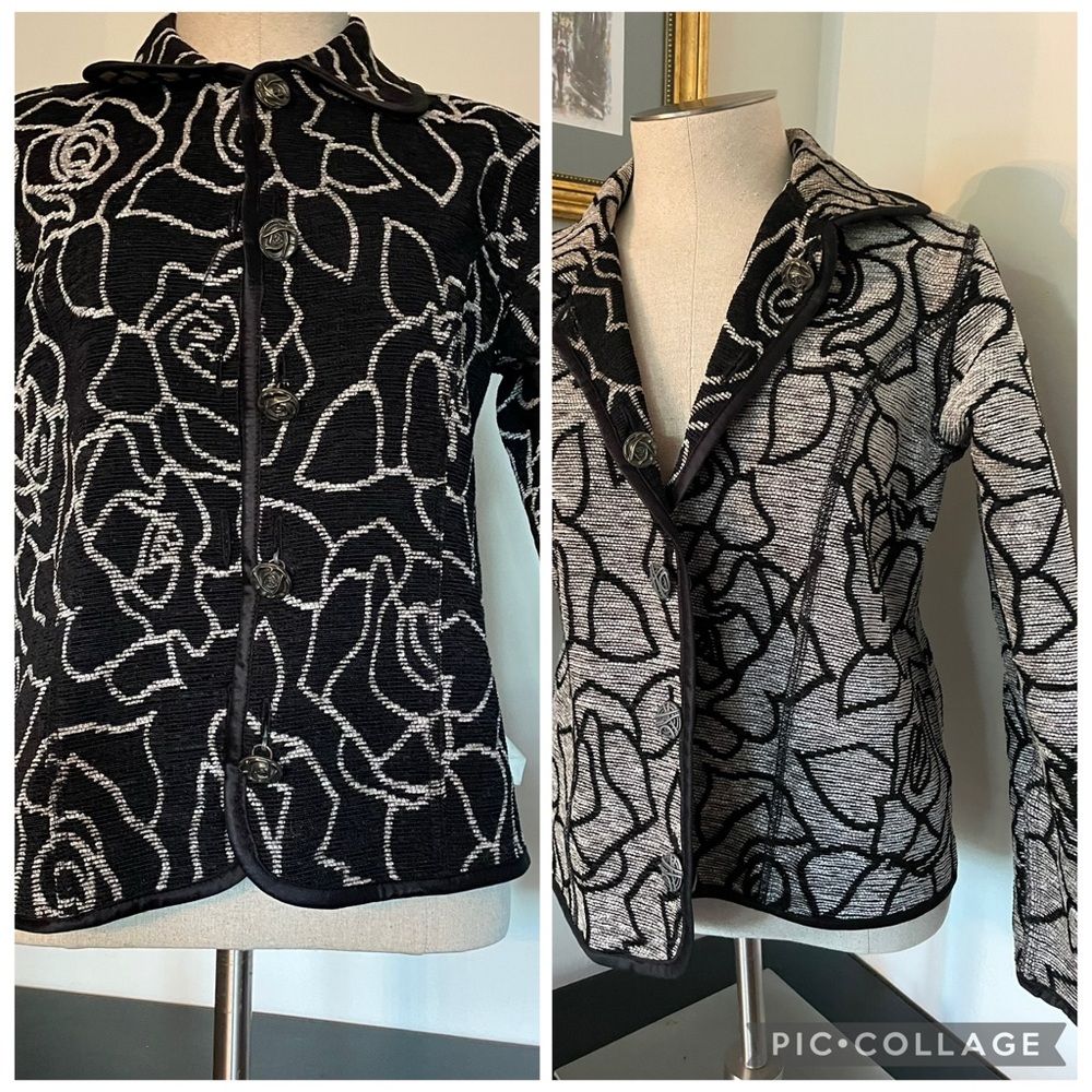 Black and White REVERSIBLE Floral Women's Stunning Jacket size Small NWT ✨